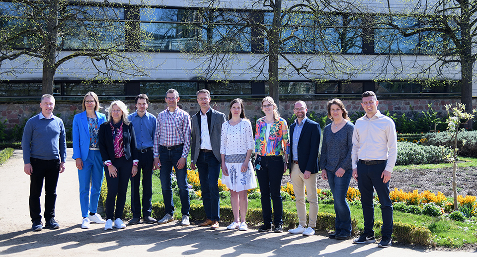 Kick-off: The Fraunhofer project team and the industry advisory board of &quot;HATE-Fluor&quot; at the first meeting on Tuesday, April 8, 2025. 